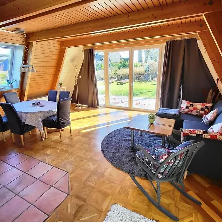 Holiday home Gemuetliches Mit Kaminofen An Der Ostsee In