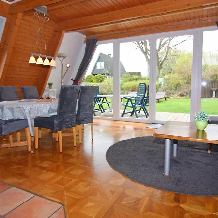 Holiday home Gemuetliches Mit Kaminofen An Der Ostsee In *